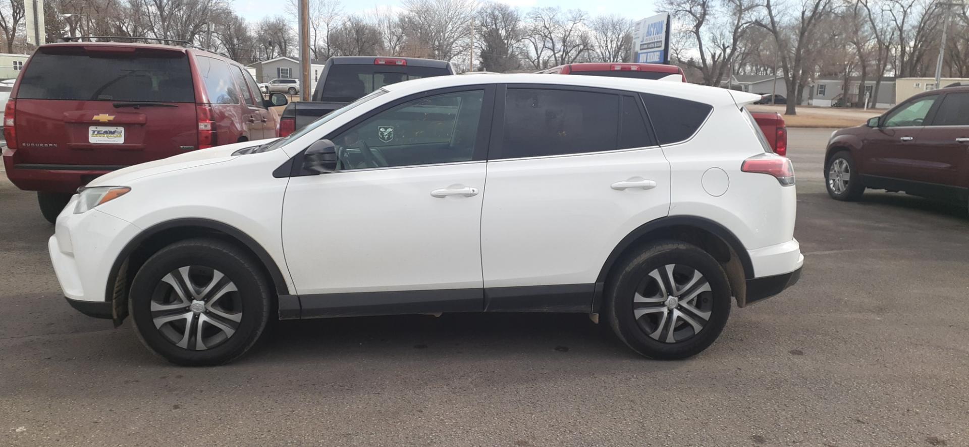 2018 Toyota RAV4 (2T3BFREV4JW) , located at 2015 Cambell Street, Rapid City, SD, 57701, (605) 342-8326, 44.066433, -103.191772 - CARFAX AVAILABLE - Photo#0